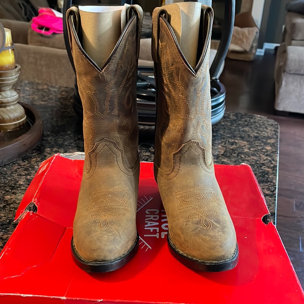 Girls brown cowboys boots